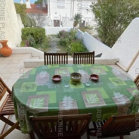 Maison Familiale Avec Terrasse Et Jardin A Saint Pierre La - Fr-1-619-135 Fleury