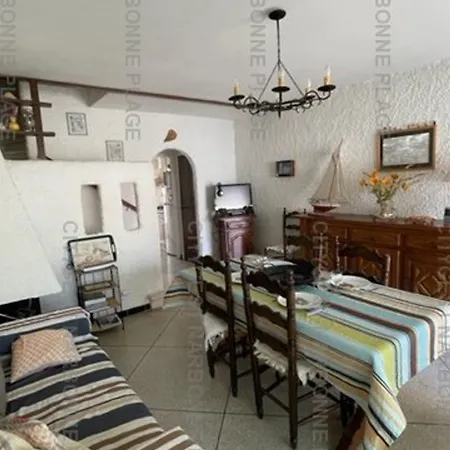 Maison Familiale Avec Terrasse Et Jardin A Saint Pierre La - Fr-1-619-135