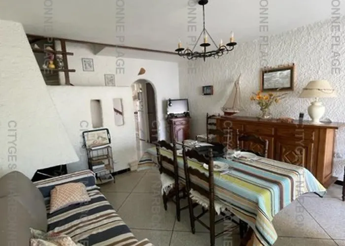 Maison Familiale Avec Terrasse Et Jardin A Saint Pierre La - Fr-1-619-135