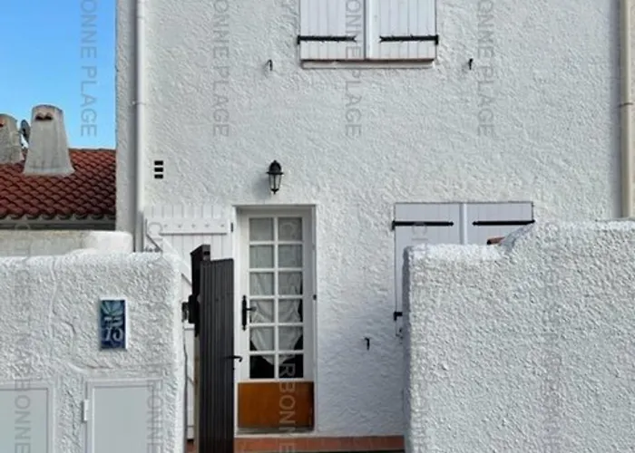 Maison Familiale Avec Terrasse Et Jardin A Saint Pierre La - Fr-1-619-135 * פלורי